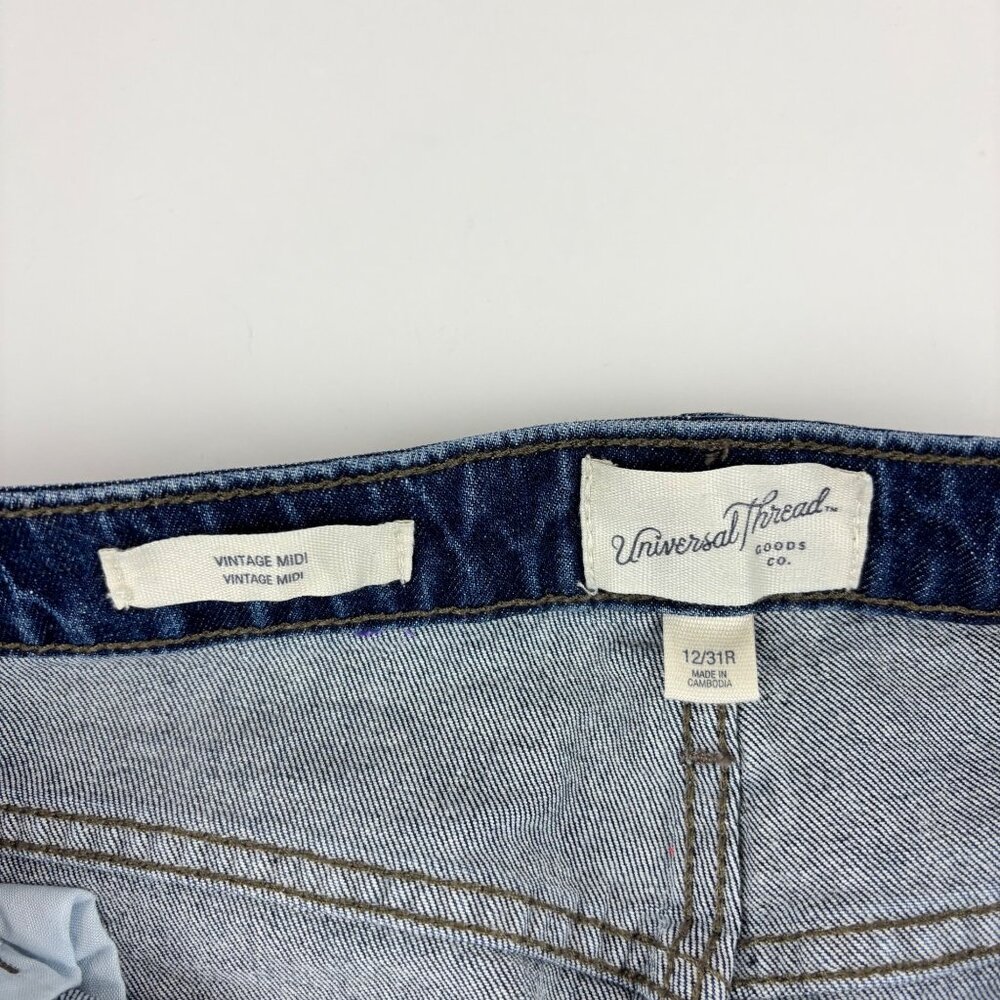 Universal Thread Vintage Midi Shorts Womens Size 12/31R Blue Denim Mid-Rise Dist - Picture 7 of 11